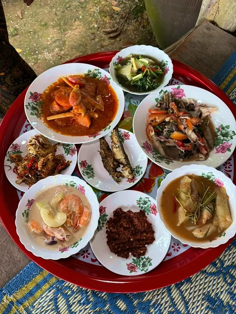 Juadah kampung dalam talam